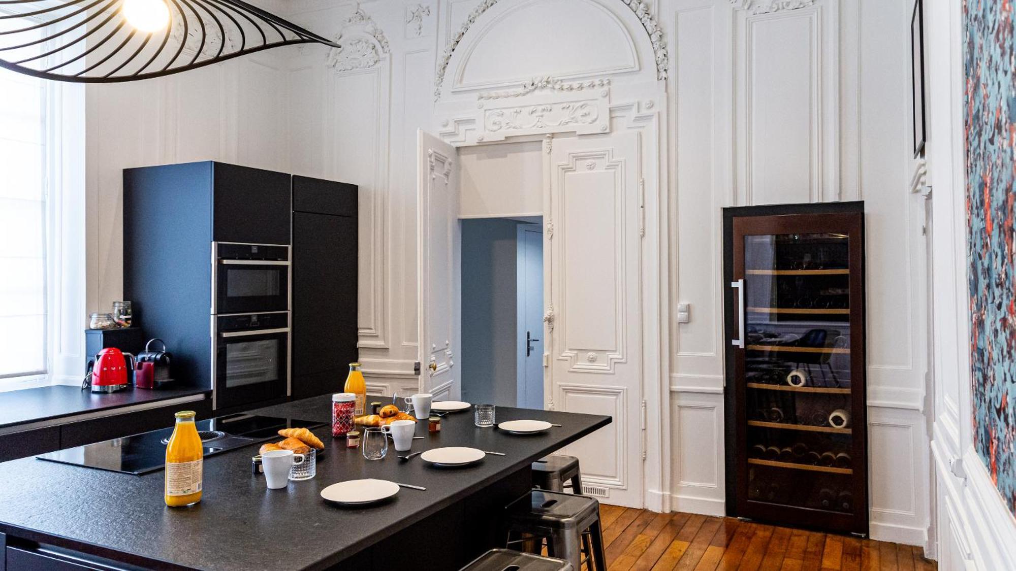 Apartment Le Saint Be Confort-centre-ville - 8 Voyageurs